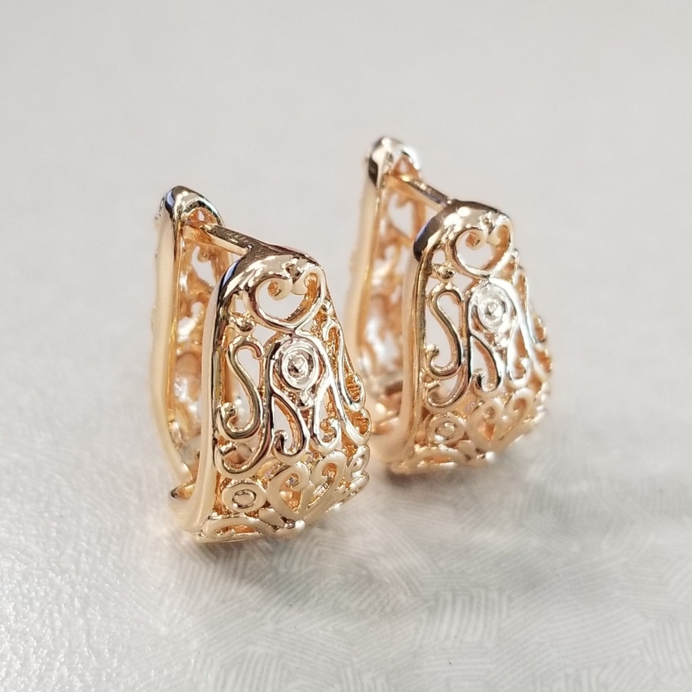 18k Filled Petite Filigree Hoops